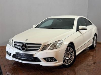 Gebraucht Mercedes E250 AMG line 204 PS (150 kW) 2010 Weiß Coupé