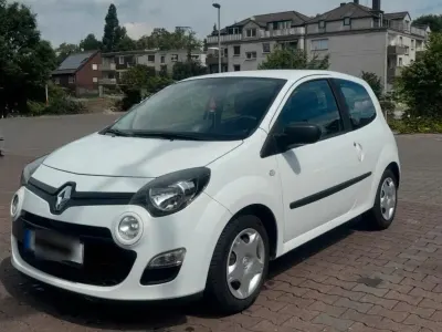 Używany Renault Twingo Expression 75 KM (55 kW) 2013 Biały Hatchback