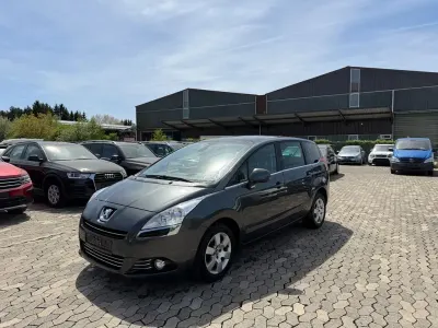 Gebraucht Peugeot 5008 Business-Line 114 PS (83 kW) 2013 Grau Van / Kleinbus