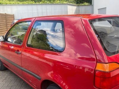 gebraucht VW Golf III 1,8 Klima CL in rot