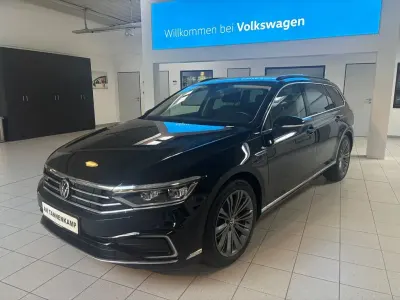 Gebraucht VW Passat Active 218 PS (160 kW) 2022 Schwarz Kombi
