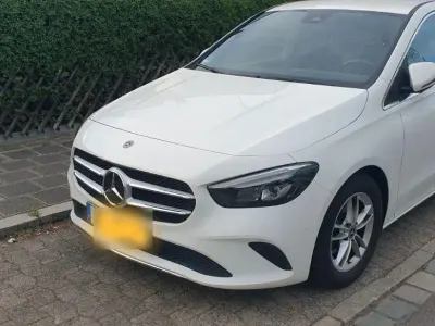 Gebraucht Mercedes B160 109 PS (80 kW) 2020 Weiß Van / Kleinbus