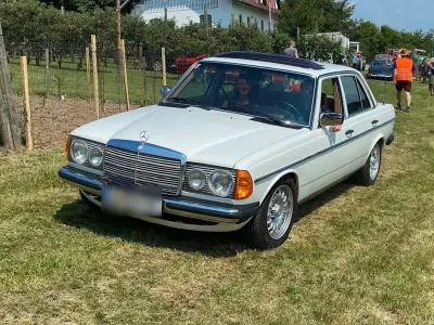 Gebraucht Mercedes E230 136 PS (100 kW) 1982 Limousine
