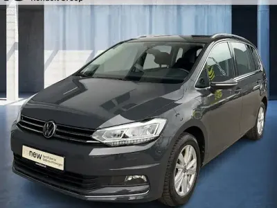 Gebraucht VW Touran Highline 150 PS (110 kW) 2023 Grau Van / Kleinbus