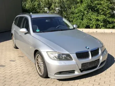 Gebraucht BMW 330 231 PS (169 kW) 2006 Silber Limousine