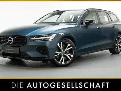 Gebraucht Volvo V60 R-Design 341 PS (250 kW) 2021 Denim blue / metallic Kombi