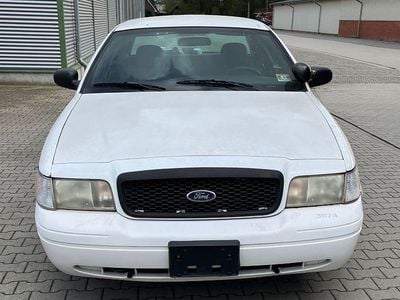 Begagnad Ford Crown Victoria 249 HK (183 kW) 2009 Vit Sedan