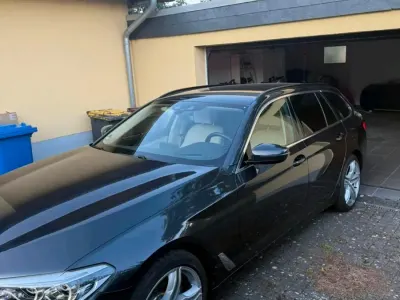 Gebraucht BMW 520 Luxury Line 190 PS (139 kW) 2019 Grau Kombi