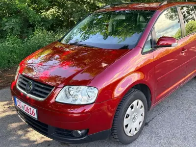 Gebraucht VW Touran Trendline 140 PS (102 kW) 2006 Rot Van / Kleinbus