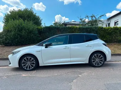 Gebraucht Toyota Corolla Club 122 PS (89 kW) 2019 Weiß Limousine