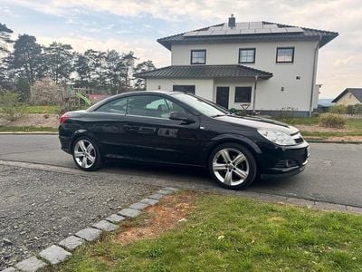 Usata Opel Astra Cabriolet 140 CV (102 kW) 2009 Nero Cabrio