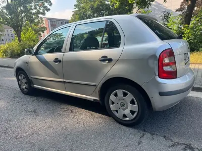 Gebraucht Skoda Fabia Elegance 75 PS (55 kW) 2001 Silber Limousine