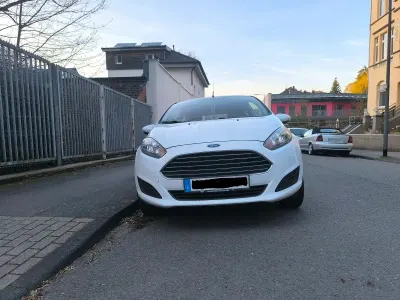 Gebraucht Ford Fiesta Trend 60 PS (44 kW) 2013 Weiß Limousine