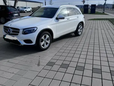 Gebraucht Mercedes GLC300 AMG line 245 PS (180 kW) 2018 Weiß Limousine