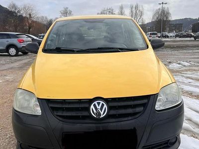 Gebraucht VW Fox 54 PS (39 kW) 2006 Gelb Kleinwagen