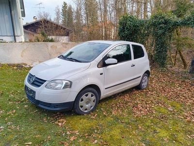 Gebraucht VW Fox 54 PS (39 kW) 2008 Weiß Kleinwagen