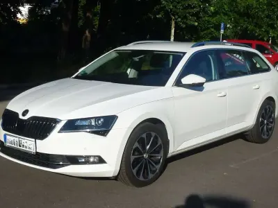 Gebraucht Skoda Superb Style 150 PS (110 kW) 2017 Weiß Kombi