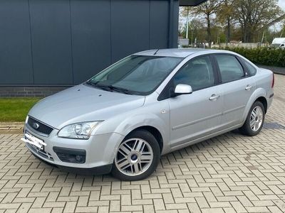 gebraucht Ford Focus 1,6 Ghia wenig Kilometer