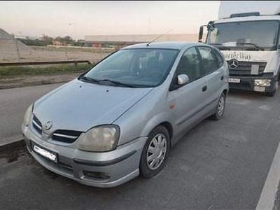 Nissan Almera Tino