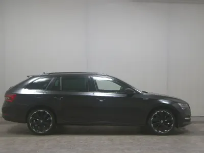 Gebraucht Skoda Superb SportLine 218 PS (160 kW) 2021 Schwarz magic perleffekt Kombi