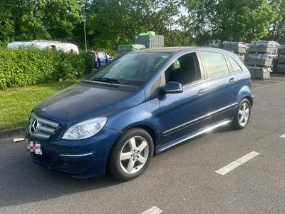 Second-hand Mercedes B200 140 CP (102 kW) 2009 Albastru Monovolum