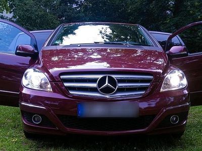 Mercedes B200