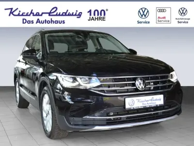 Gebraucht VW Tiguan Elegance 150 PS (110 kW) 2023 Deep black perleffekt (metallic) SUV