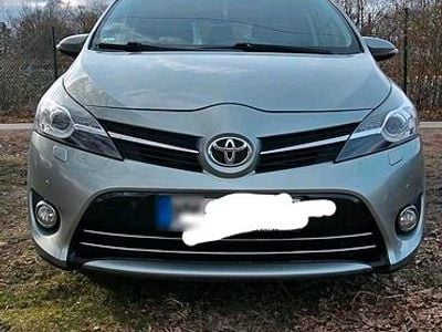 Gebraucht Toyota Verso 124 PS (91 kW) 2013 Grau Van / Kleinbus