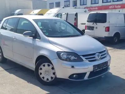 Second-hand VW Golf IV Comfortline 105 CP (77 kW) 2004 Berlinǎ