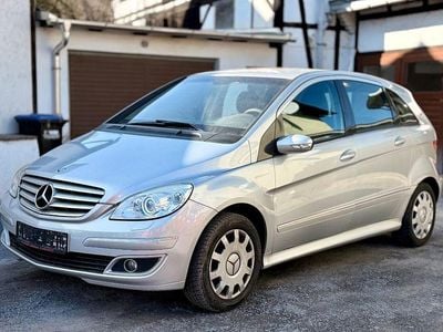 Gebraucht Mercedes B200 136 PS (100 kW) 2006 Silber Van / Kleinbus