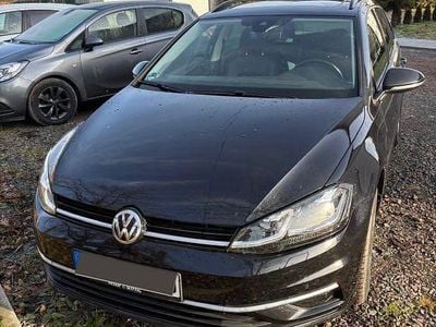 Gebraucht VW Golf VII Comfortline 150 PS (110 kW) 2019 Schwarz Kombi