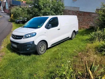 Gebraucht Opel Vivaro 150 PS (110 kW) 2021 Weiß Van / Kleinbus