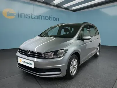 Gebraucht VW Touran 150 PS (110 kW) 2024 Silber Van / Kleinbus