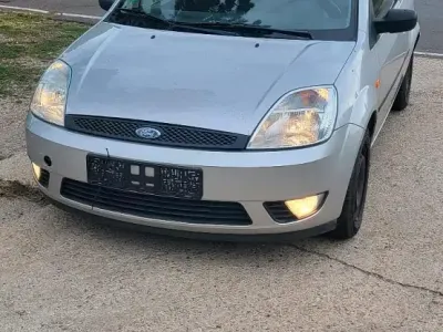 Gebraucht Ford Fiesta 68 PS (50 kW) 2004 Grau Kleinwagen