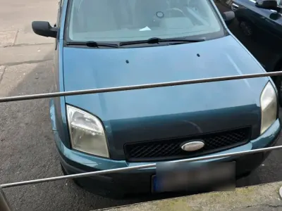 Gebraucht Ford Fusion 80 PS (58 kW) 2026 Grün Limousine