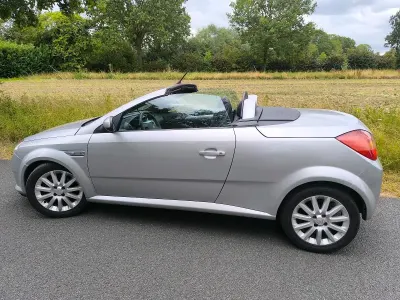 Gebraucht Opel Tigra Sport 90 PS (66 kW) 2005 Silber Cabrio