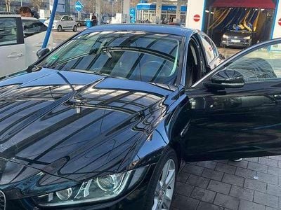 Gebraucht Jaguar XE Pure 179 PS (131 kW) 2015 Schwarz Limousine