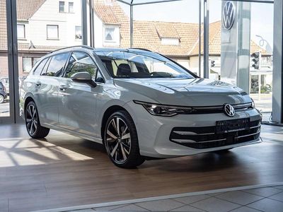 Blau Neu 2025 VW Golf VIII Style Kombi | 42.280 € (Teuer)