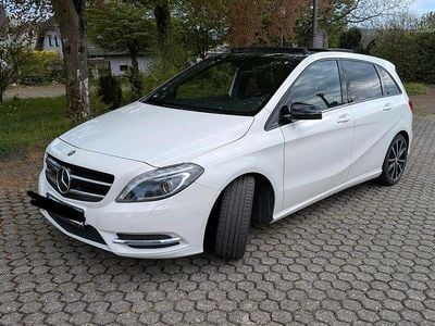 Usata Mercedes B200 156 CV (114 kW) 2013 Bianco Monovolume