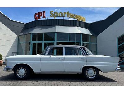 Gebraucht Mercedes 230 120 PS (88 kW) 1967 Weiß Limousine