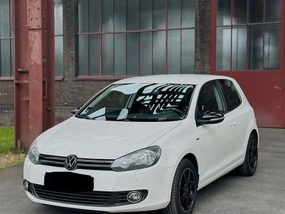 Gebraucht VW Golf VI Match 122 PS (89 kW) 2012 Weiß Kleinwagen
