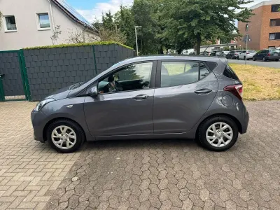 Gebraucht Hyundai i10 Style 87 PS (63 kW) 2017 Grau Kleinwagen