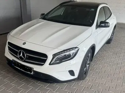 Gebraucht Mercedes GLA200 136 PS (100 kW) 2014 Weiß SUV