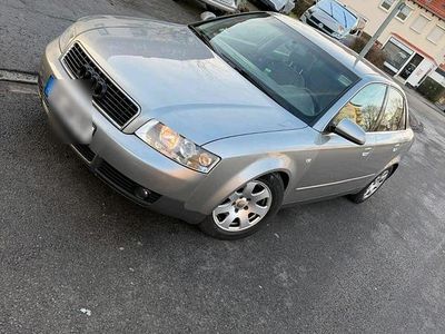 Grau Gebraucht 2001 Audi A4 Limousine | 3.000 € (Etwas zu teuer)