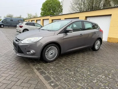 Gebraucht Ford Focus 140 PS (102 kW) 2011 Braun Limousine