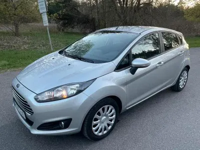 Used Ford Fiesta SYNC Edition 75 HP (55 kW) 2014 Silver Hatchback