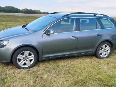 Gebraucht VW Golf VIII 101 PS (74 kW) 2026 Grau Kombi