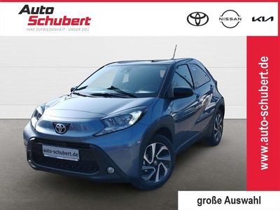 Neu Toyota Aygo X 72 PS (52 kW) 2025 Grau SUV