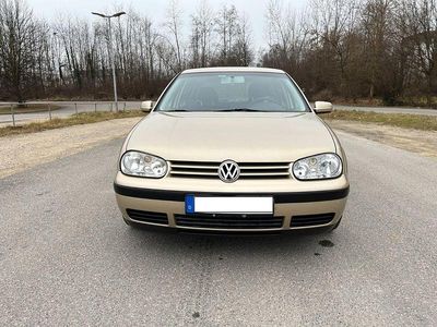 Beige Gebraucht 2002 VW Golf Limousine | 1.550 € (Fairer Preis)