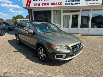Gebraucht Volvo XC70 Summum 163 PS (119 kW) 2011 Grün Kombi